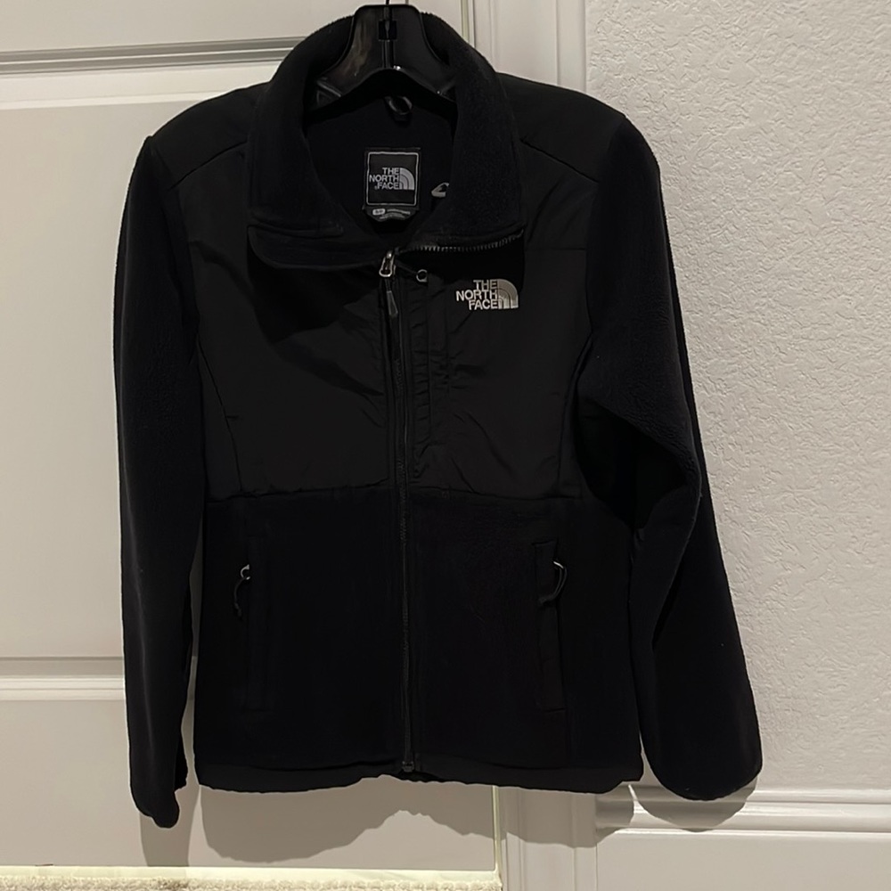 Women’s Black The NorthFace jacket Sz Small.